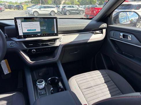 New 2026 Ford Explorer ST-Line w/ ST-Line Street Pack AWD/4WD image 10
