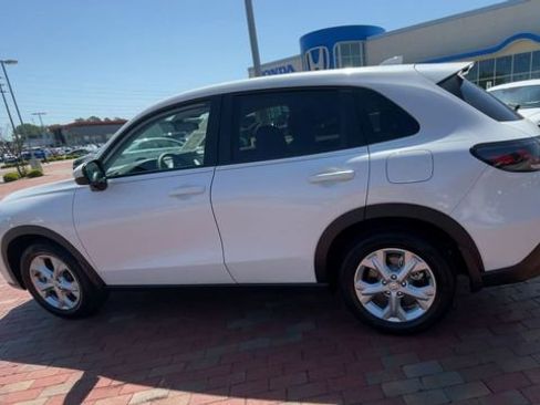 Used 2025 Honda HR-V LX image 7