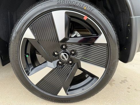 New 2026 Nissan Kicks SR image 29