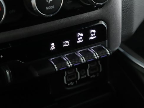 Certified 2022 RAM 1500 Laramie image 16