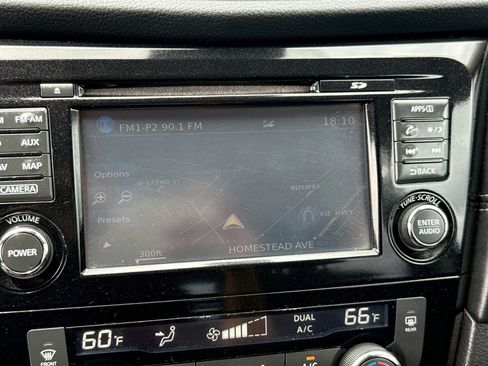 Used 2017 Nissan Rogue SL image 11