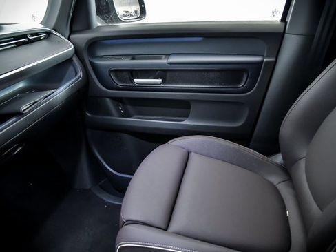 New 2025 Volkswagen ID. Buzz Pro S image 19