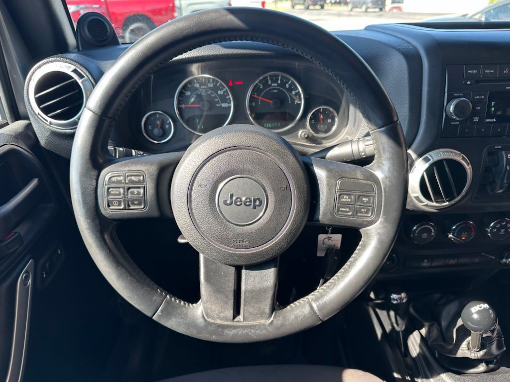 Used 2014 Jeep Wrangler Unlimited Sahara w/ Connectivity Group AWD/4WD image 18