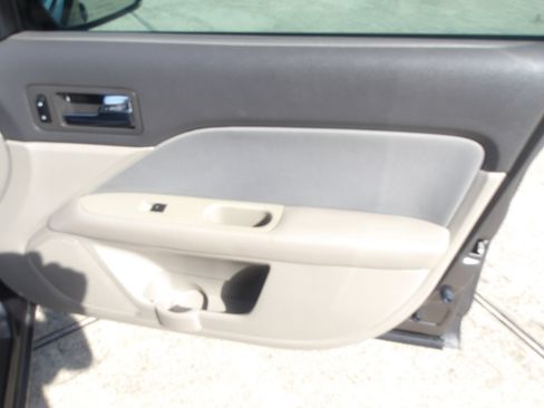 Used 2012 Ford Fusion SE image 9