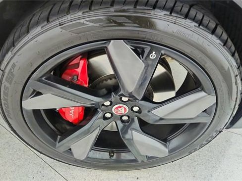 Used 2022 Jaguar F-PACE SVR image 59