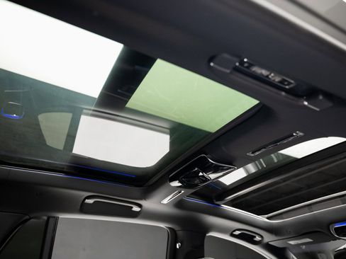 Used 2024 Mercedes-Benz Maybach EQS 680 4MATIC image 74