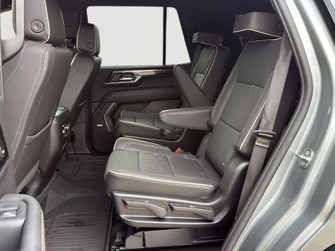 Used 2025 GMC Yukon Elevation w/ LPO, Floor Liner Package image 19