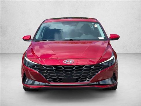 Used 2022 Hyundai Elantra Limited FWD image 2