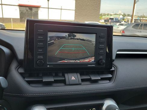 Used 2022 Toyota RAV4 XLE w/ Convenience Package FWD image 16