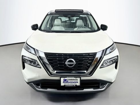 Used 2023 Nissan Rogue SL AWD/4WD image 2