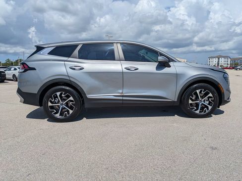 Certified 2024 Kia Sportage EX FWD image 4