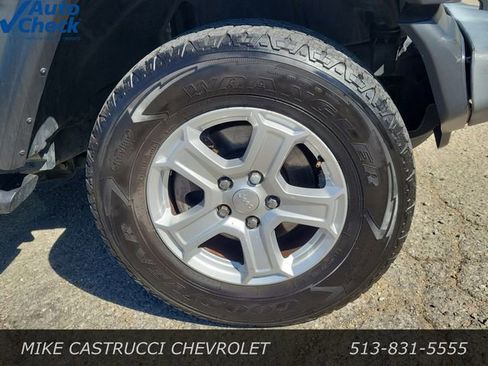 Used 2019 Jeep Wrangler Unlimited Sport S AWD/4WD image 9