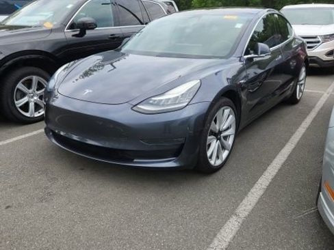 Used 2018 Tesla Model 3 Mid Range RWD image 1