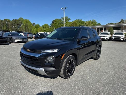 Used 2021 Chevrolet TrailBlazer LT image 1