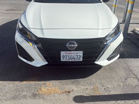 Used 2025 Nissan Altima 2.5 SV FWD image 6
