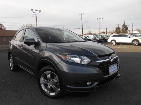 Used 2017 Honda HR-V EX image 1
