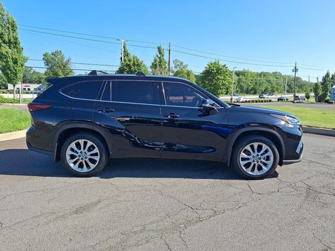 Used 2024 Toyota Highlander Limited AWD/4WD image 27