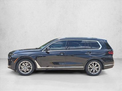 Used 2024 BMW X7 xDrive40i w/ Premium Package AWD/4WD image 9