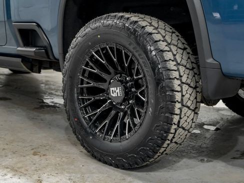 Used 2025 Chevrolet Silverado 2500 LTZ w/ LTZ Plus Package AWD/4WD image 65