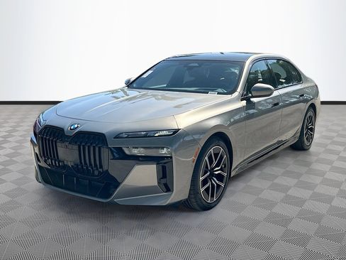 Used 2023 BMW 740i w/ Executive Package image 3