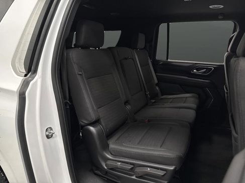 Used 2024 GMC Yukon XL SLE image 28
