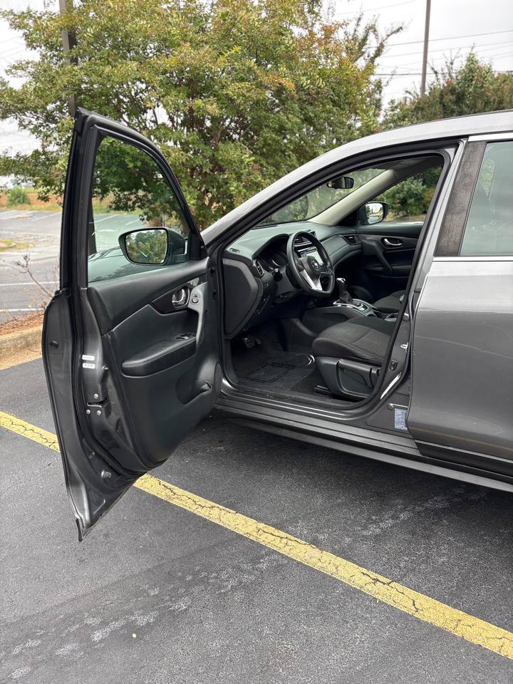 Used 2018 Nissan Rogue S FWD image 9