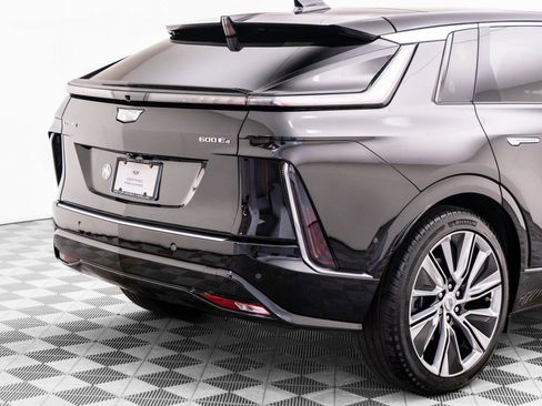Certified 2025 Cadillac Lyriq Luxury w/ LPO, Floor Liner Package AWD/4WD image 36