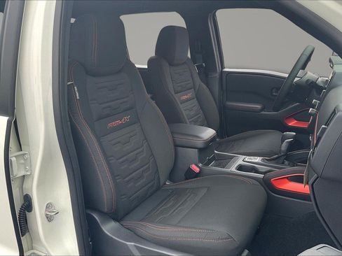 New 2026 Nissan Frontier PRO-4X w/ Pro-4x Convenience Package image 9