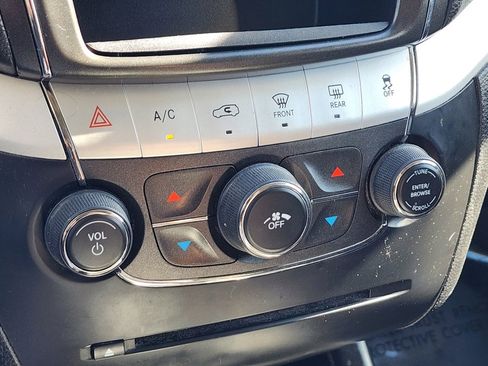 Used 2017 Dodge Journey SE w/ Flexible Seating Group image 21