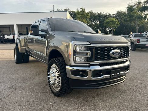Used 2025 Ford F350 Lariat w/ Lariat Ultimate Package AWD/4WD image 2