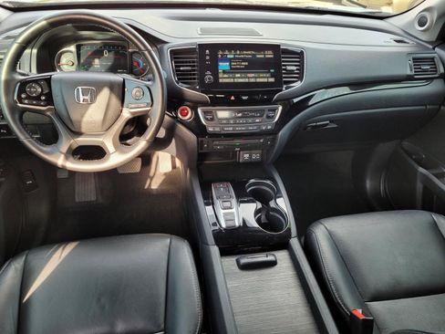 Used 2020 Honda Pilot Touring image 5