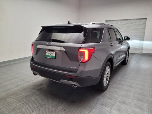 Used 2022 Ford Explorer Limited w/ Equipment Group 301A AWD/4WD image 9