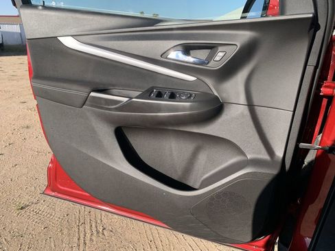 Certified 2022 Chevrolet Bolt EUV LT w/ Comfort Package image 21