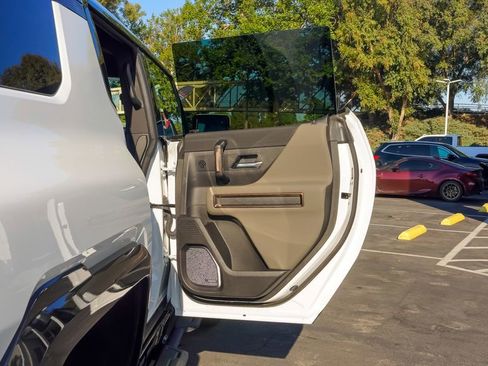 Used 2025 GMC Hummer EV 2X w/ Extreme Off-Road Package image 19