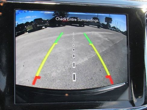 Used 2020 Jeep Grand Cherokee Altitude image 16