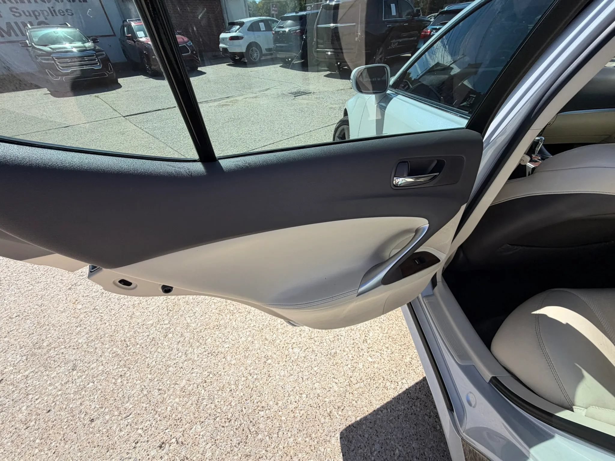 Used 2011 Lexus IS 350 w/ Premium Pkg Value Edition RWD image 25