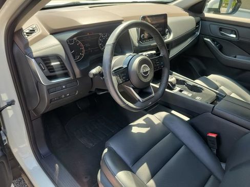 Certified 2023 Nissan Rogue SV w/ SV Premium B Package FWD image 8