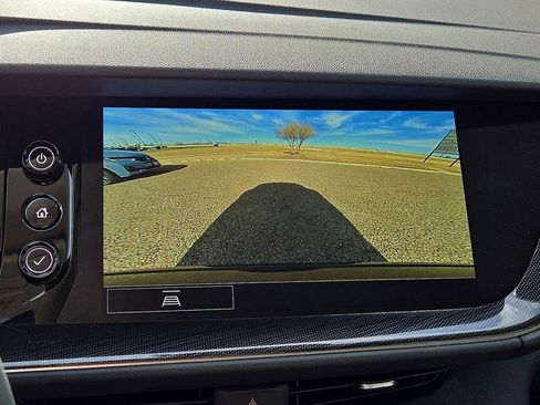 Used 2023 Buick Envision Essence image 28