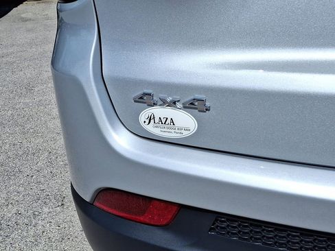 New 2025 Jeep Compass Sport image 11