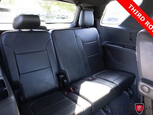 Used 2023 Chevrolet Traverse High Country w/ LPO, Floor Liner Package AWD/4WD image 5