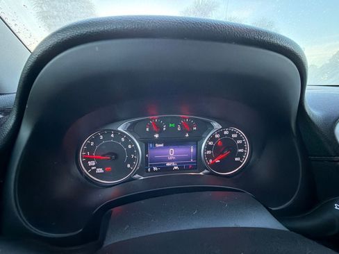 Used 2022 GMC Terrain SLE w/ Driver Convenience Package FWD image 7