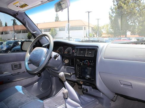 Used 2000 Toyota Tacoma 4x4 Xtracab V6 image 15