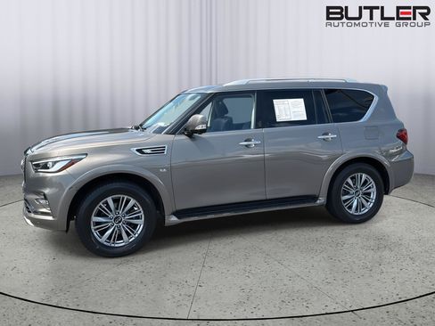 Used 2018 INFINITI QX80 2WD w/ Driver Assistance Package image 3