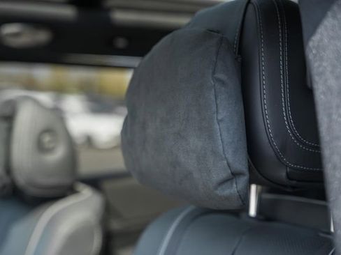 New 2026 Mercedes-Benz GLS 450 4MATIC image 41