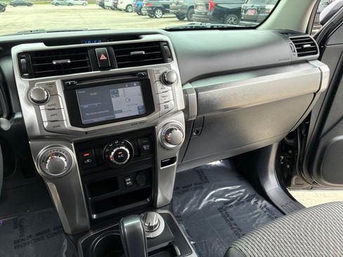 Used 2019 Toyota 4Runner SR5 AWD/4WD image 18