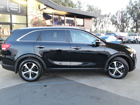 Used 2016 Kia Sorento EX FWD image 6