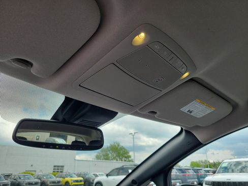 Certified 2022 Nissan Leaf SL Plus FWD image 30