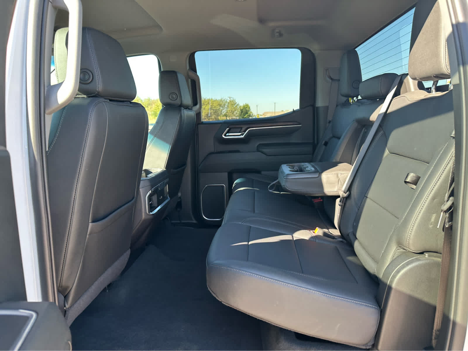 Used 2025 GMC Sierra 1500 SLT w/ SLT Premium Package AWD/4WD image 15