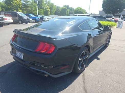 Used 2018 Ford Mustang GT RWD image 9