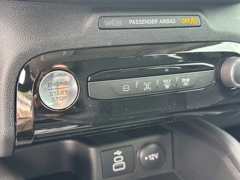 New 2025 Ford Escape SE image 65